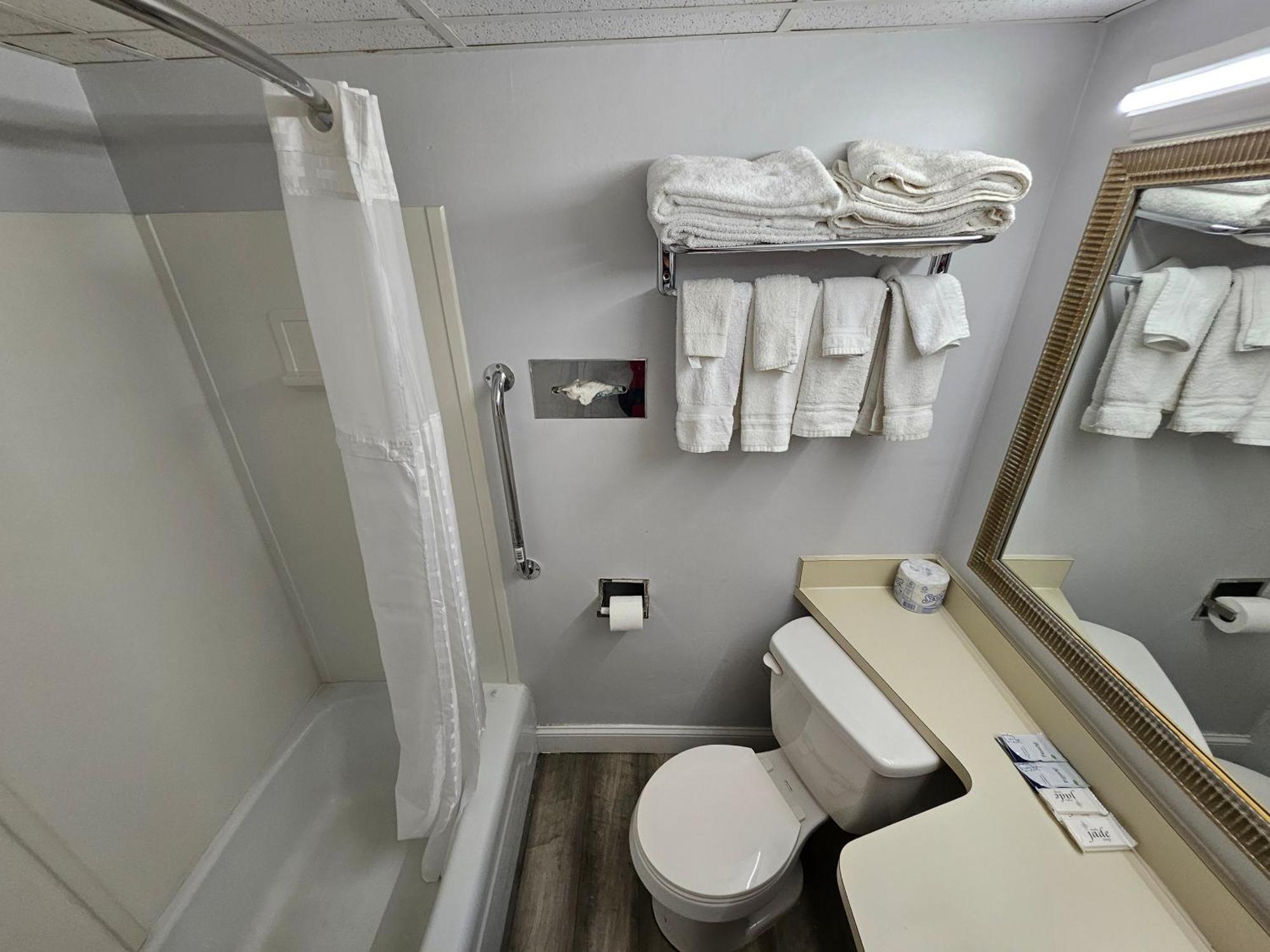 Center Street Value Inn 오번 외부 사진